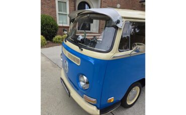 Volkswagen-Type-2-1971-Blue-Brown