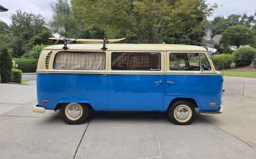 Volkswagen-Type-2-1971-Blue-Brown-4