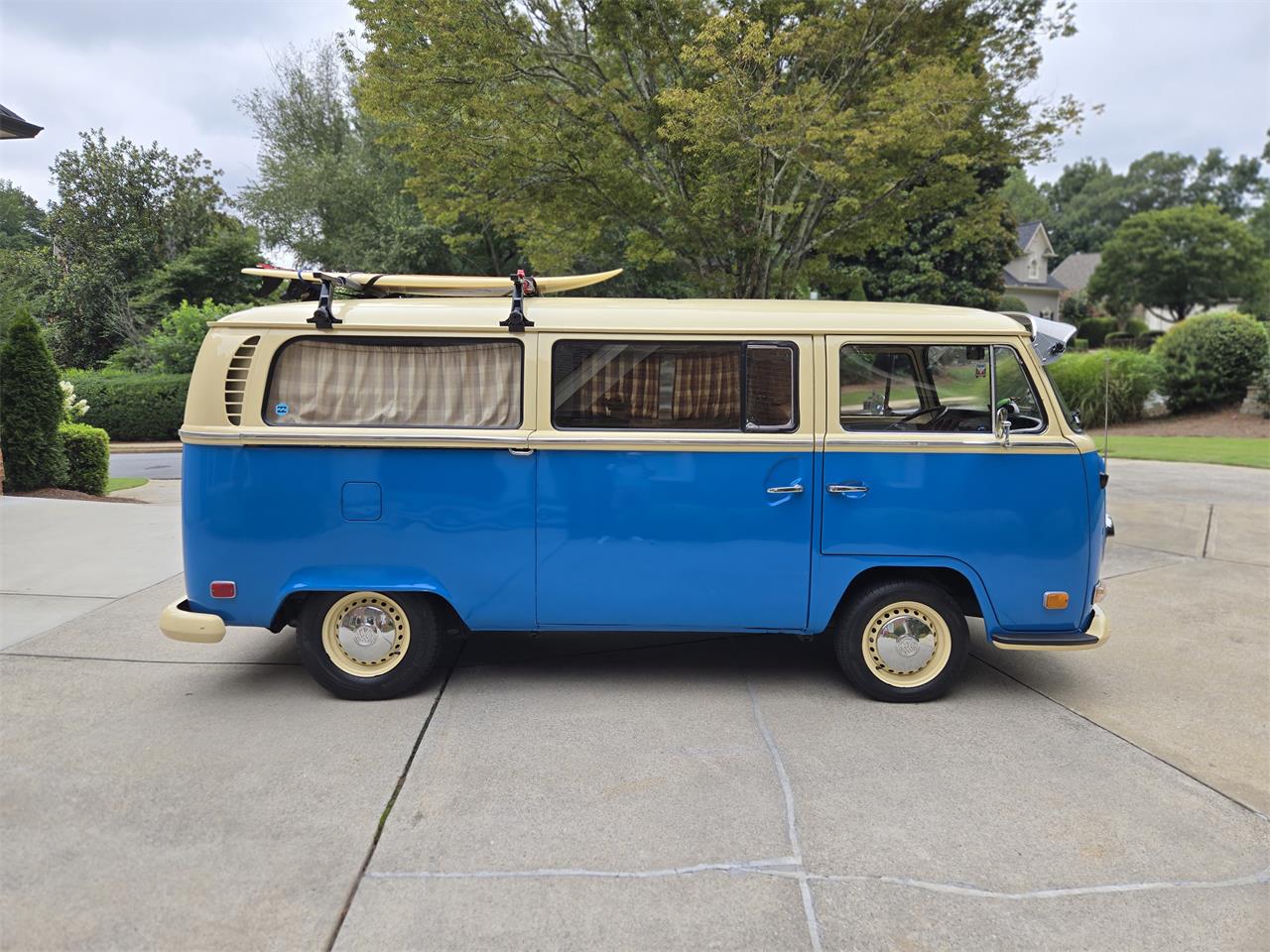 Volkswagen-Type-2-1971-Blue-Brown-4