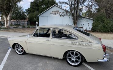 Volkswagen-Type-3-1969-Savannah-Beige-Black-1
