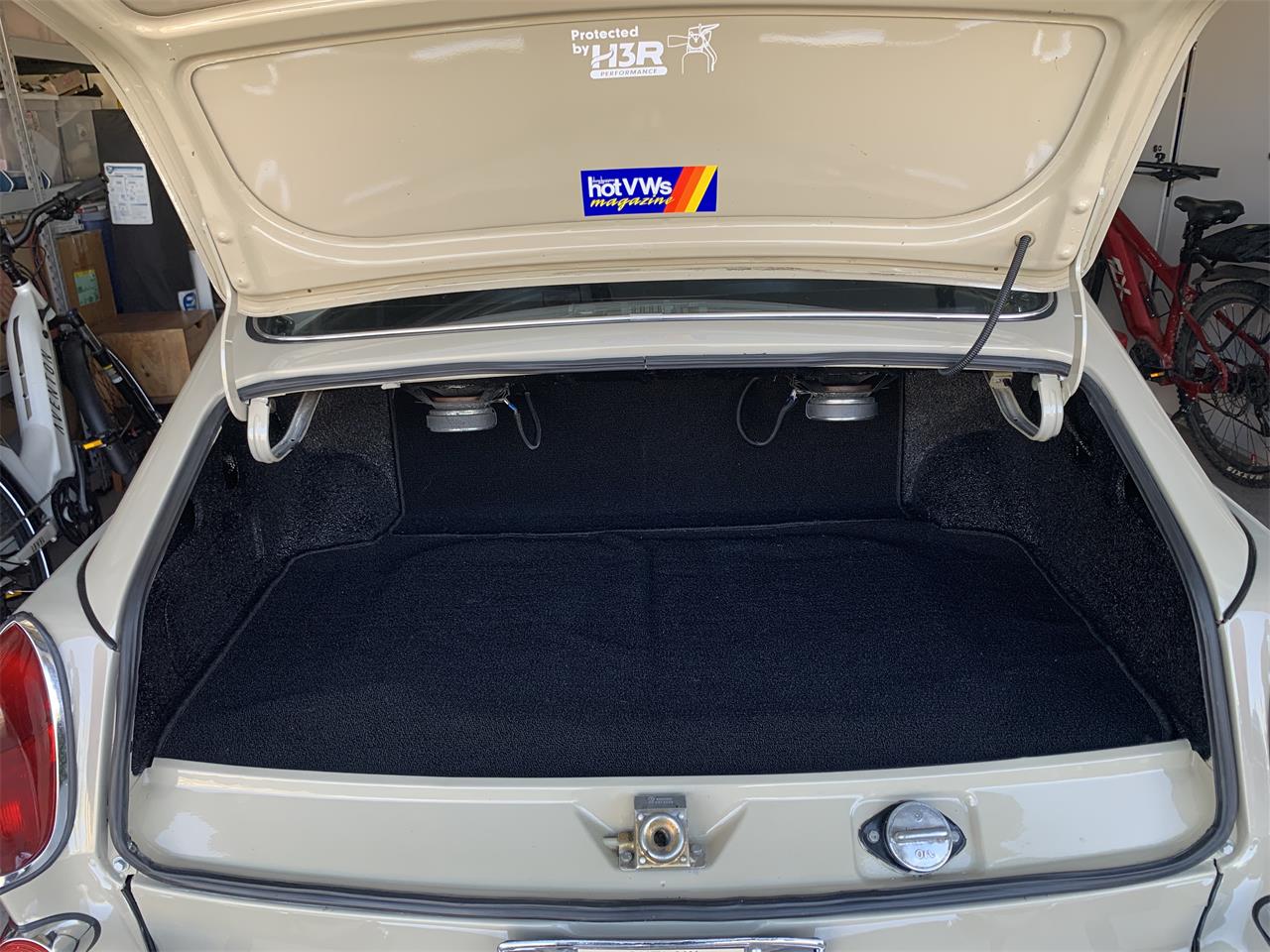 Volkswagen-Type-3-1969-Savannah-Beige-Black-8