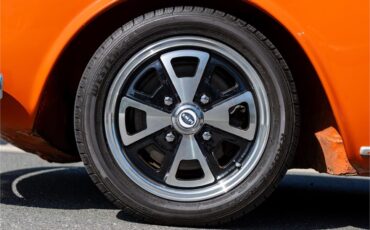 Volkswagen-Type-3-1974-Orange-Gray-14