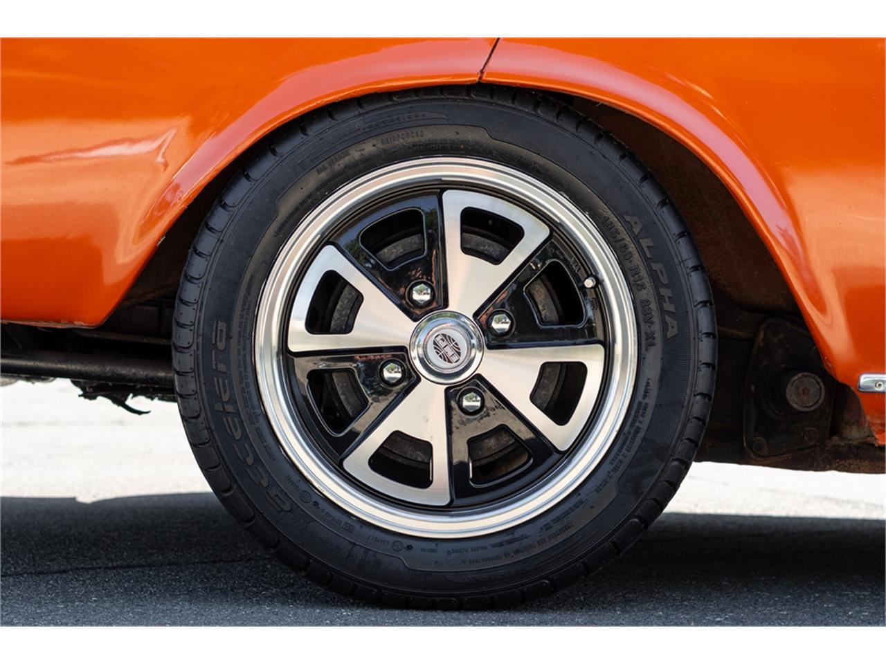 Volkswagen-Type-3-1974-Orange-Gray-16