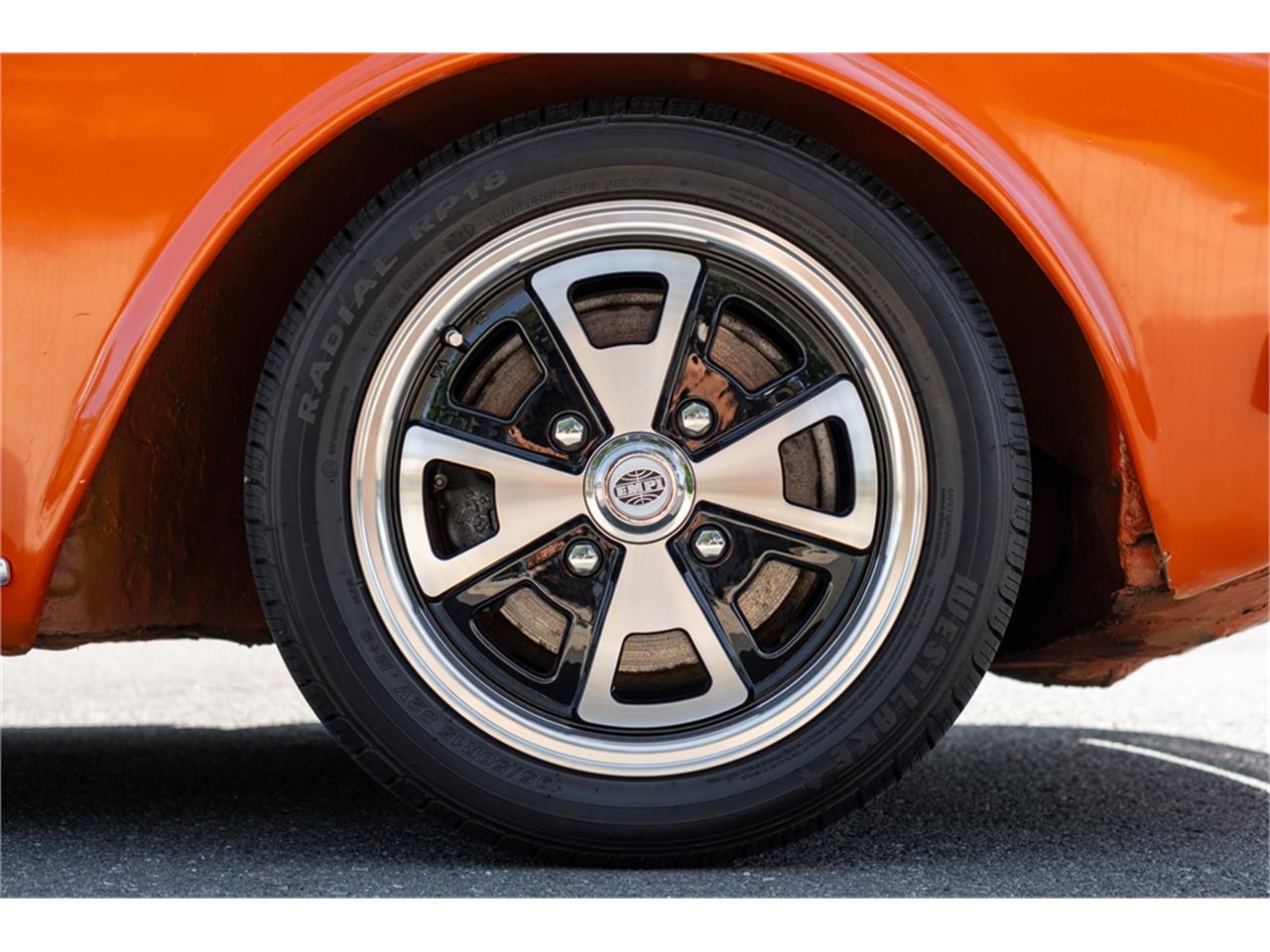 Volkswagen-Type-3-1974-Orange-Gray-17