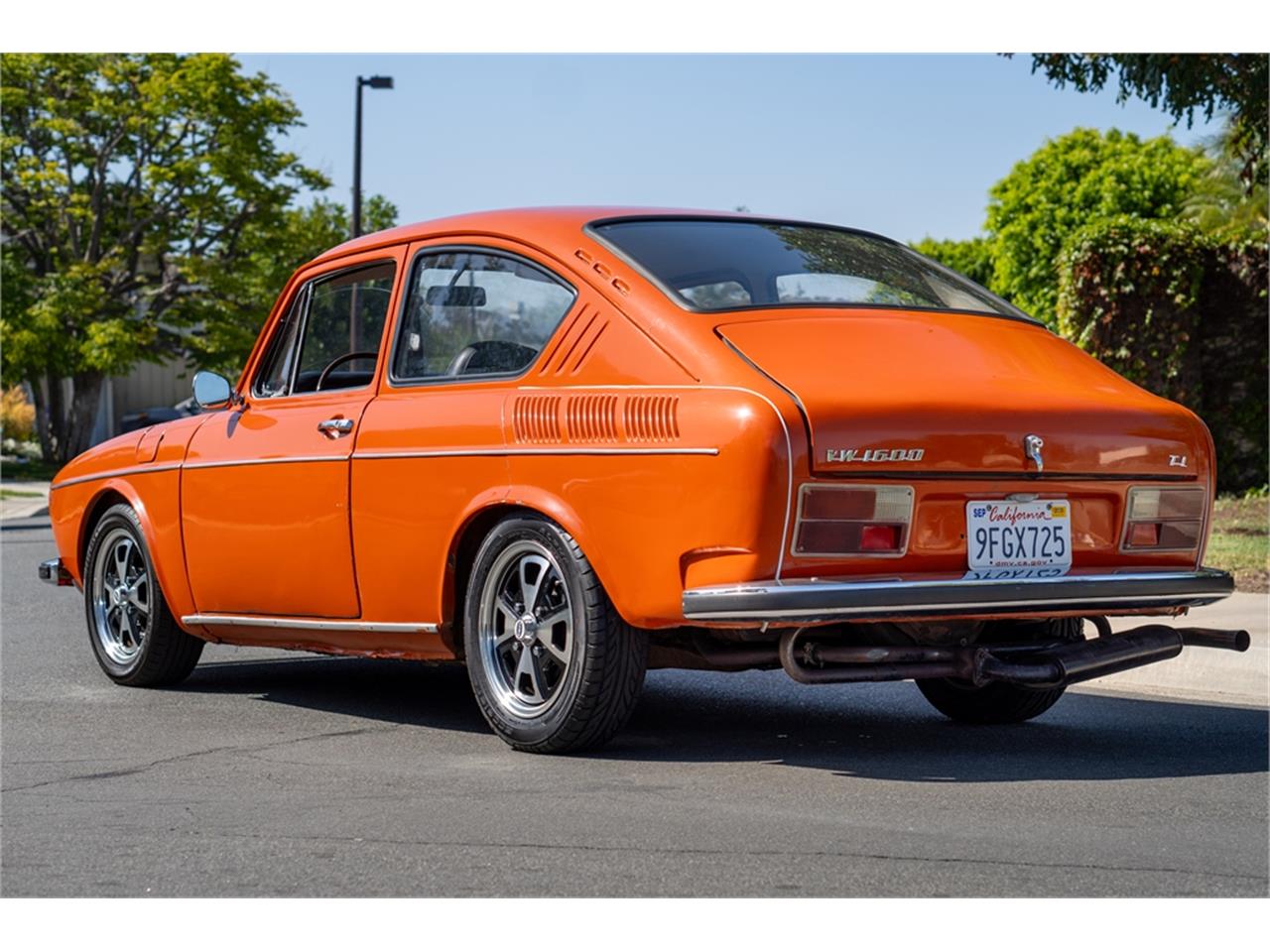 Volkswagen-Type-3-1974-Orange-Gray-3
