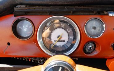 Volkswagen-Type-3-1974-Orange-Gray-31