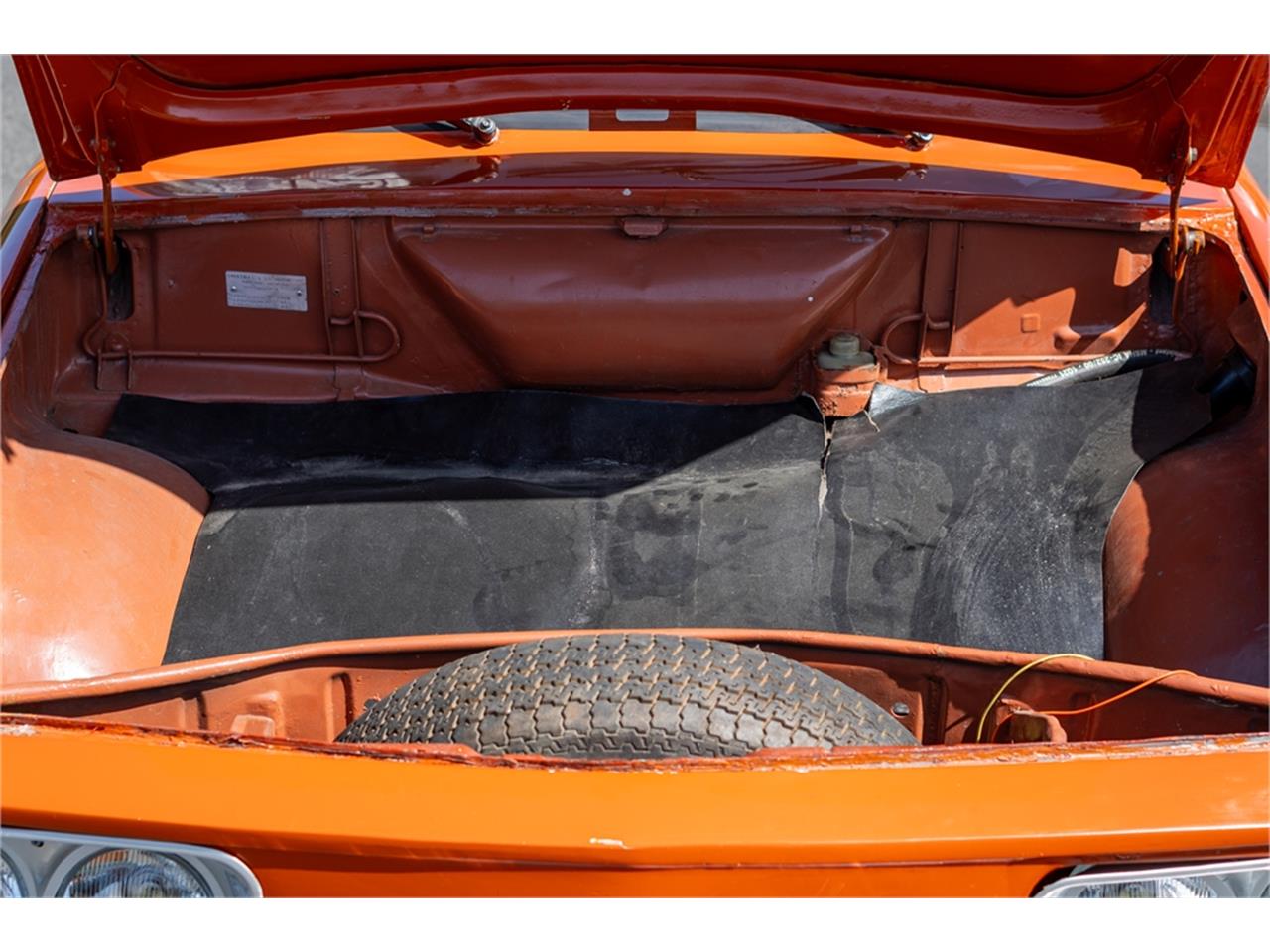 Volkswagen-Type-3-1974-Orange-Gray-36