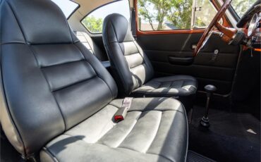 Volkswagen-Type-3-1974-Orange-Gray-39