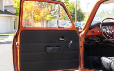 Volkswagen-Type-3-1974-Orange-Gray-44