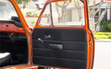 Volkswagen-Type-3-1974-Orange-Gray-45