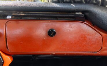 Volkswagen-Type-3-1974-Orange-Gray-49