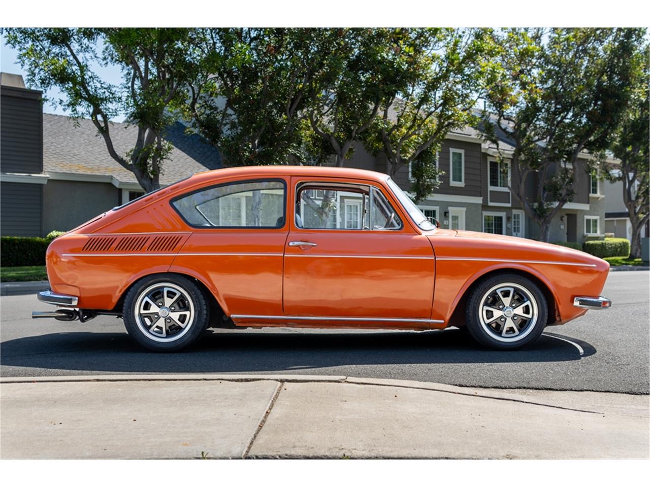 Volkswagen-Type-3-1974-Orange-Gray-5