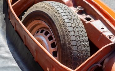 Volkswagen-Type-3-1974-Orange-Gray-70
