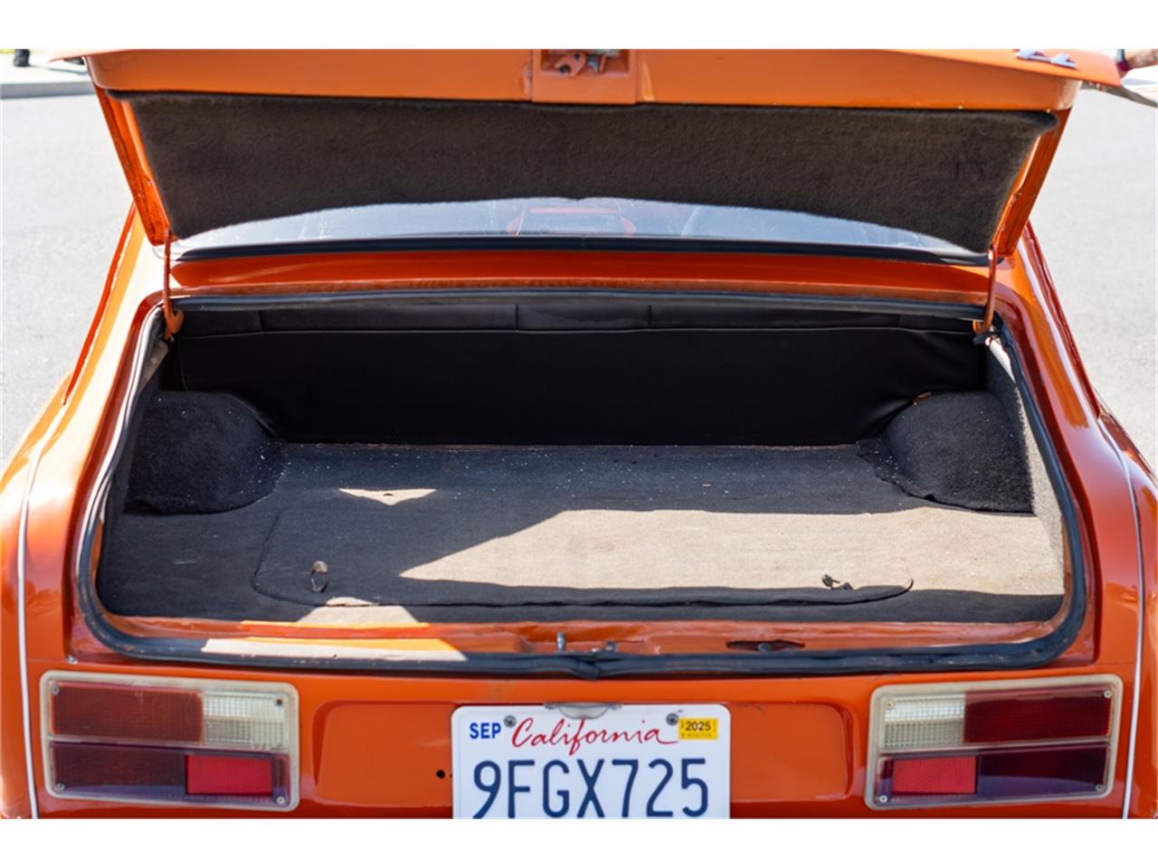 Volkswagen-Type-3-1974-Orange-Gray-73