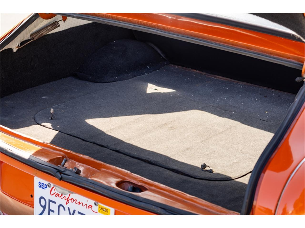Volkswagen-Type-3-1974-Orange-Gray-74