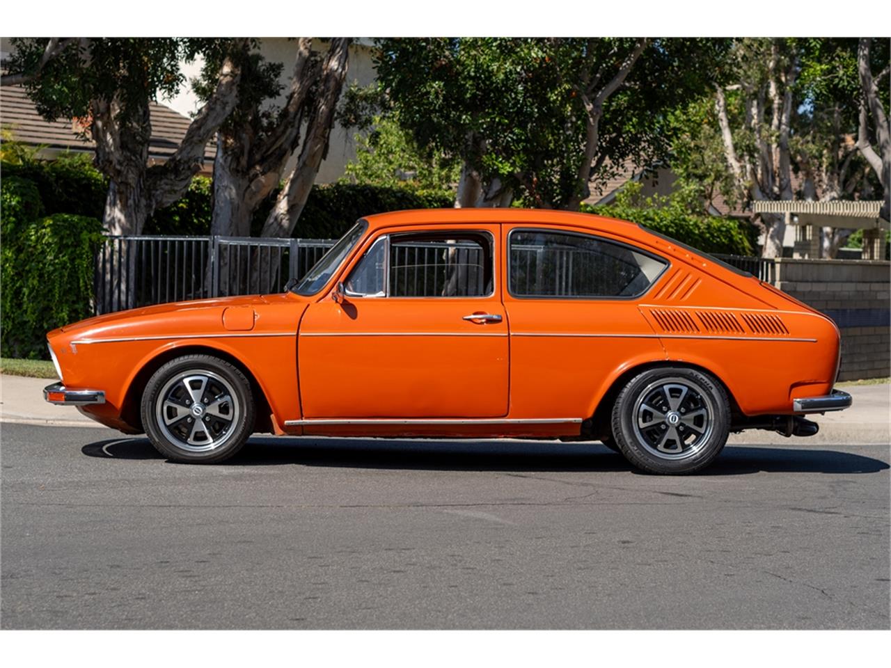 Volkswagen-Type-3-1974-Orange-Gray