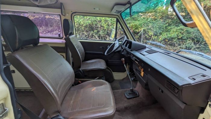 Volkswagen-Vanagon-1984-6
