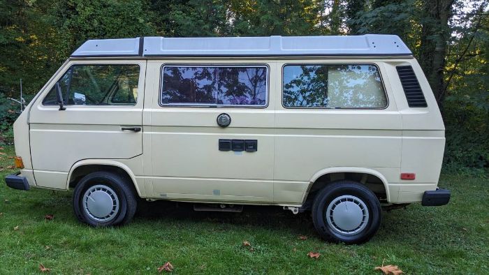 Volkswagen-Vanagon-1984-8