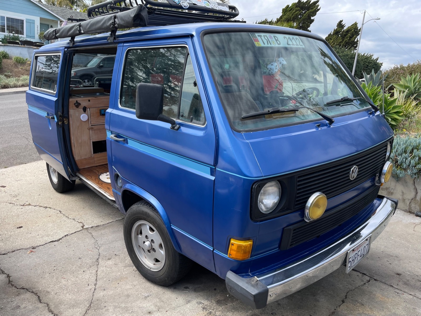 Volkswagen-Vanagon-1984-Standard-Passenger-Van-1