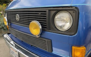 Volkswagen-Vanagon-1984-Standard-Passenger-Van-24