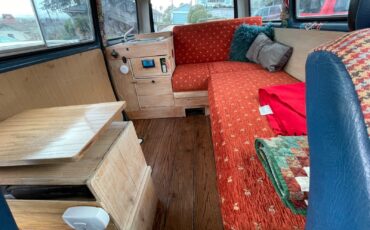 Volkswagen-Vanagon-1984-Standard-Passenger-Van-5