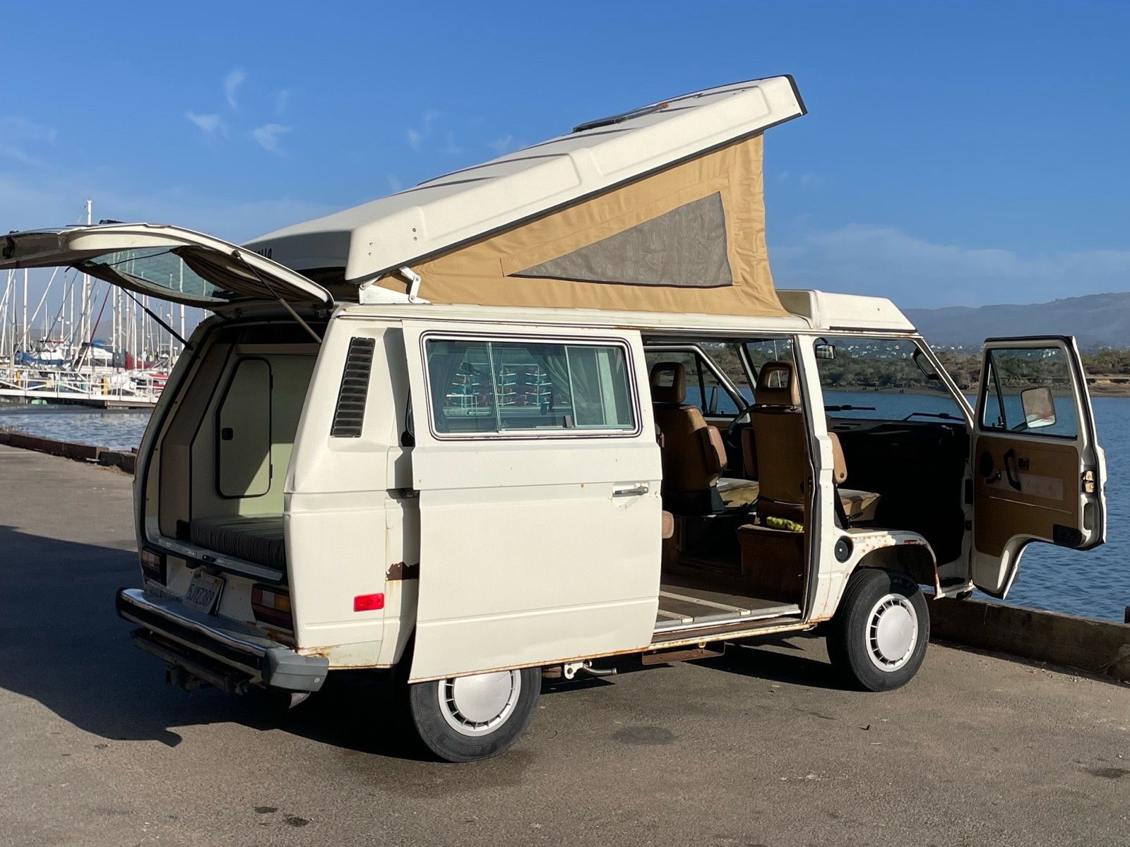 Volkswagen-Vanagon-1985-2