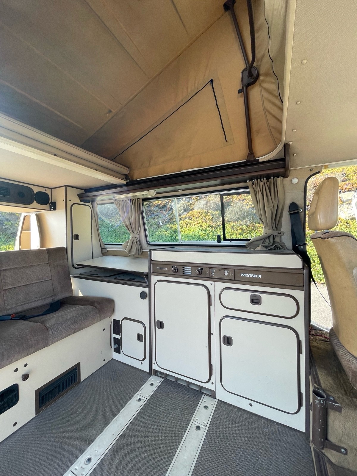 Volkswagen-Vanagon-1985-8