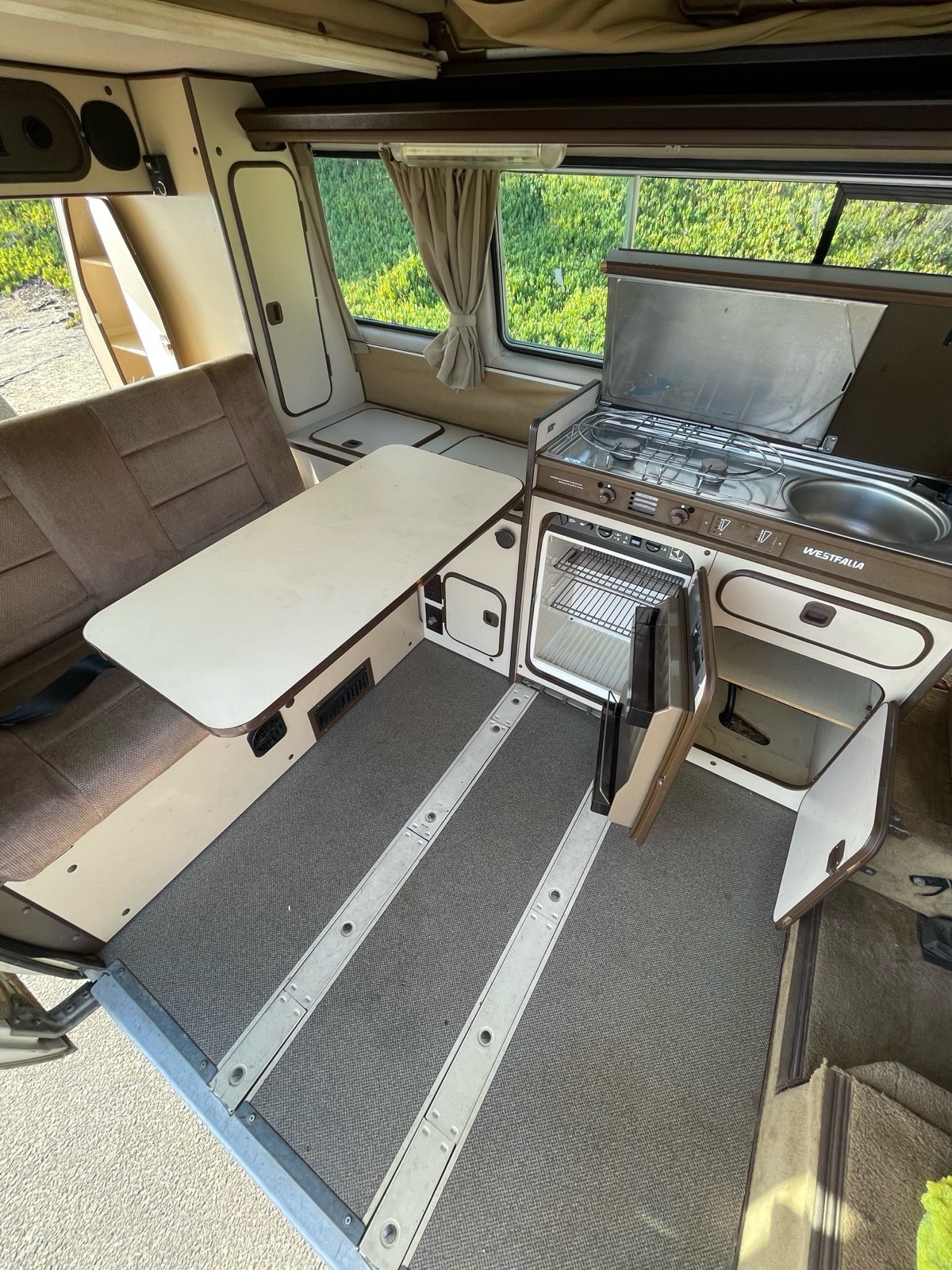 Volkswagen-Vanagon-1985-9