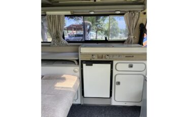 Volkswagen-Westfalia-camper-1989-White-Gray-11