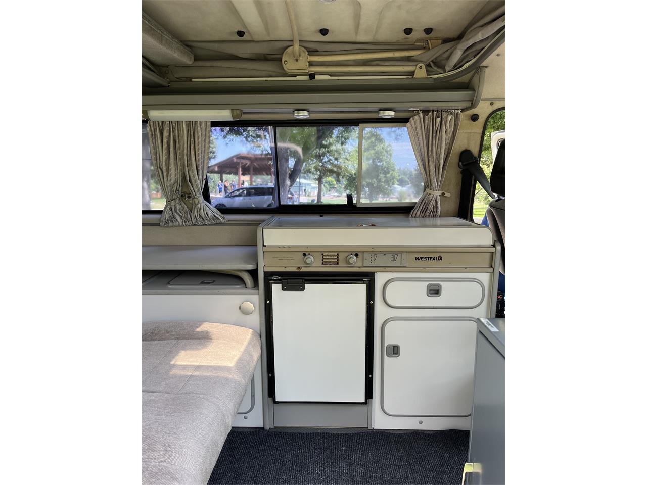 Volkswagen-Westfalia-camper-1989-White-Gray-5