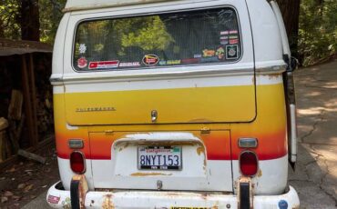 Volkswagen-adventurewagon-1971-white-2