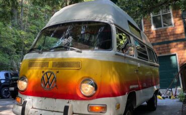 Volkswagen-adventurewagon-1971-white