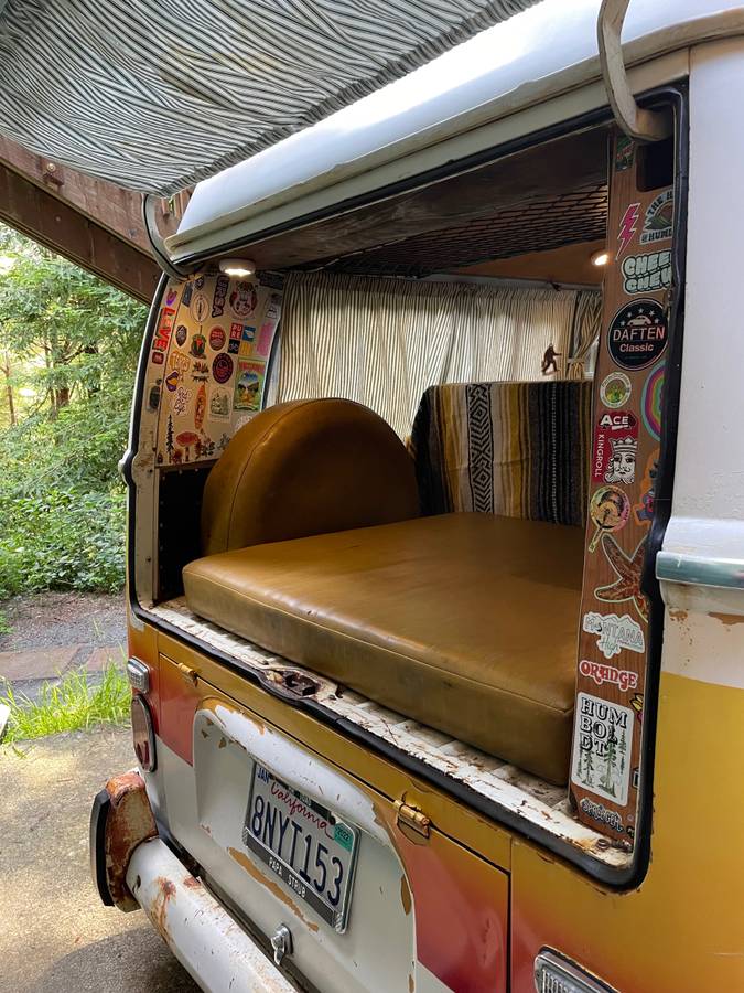 Volkswagen-adventurewagon-1971-white-4