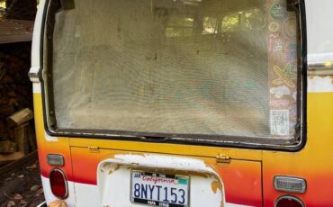Volkswagen-adventurewagon-1971-white-7