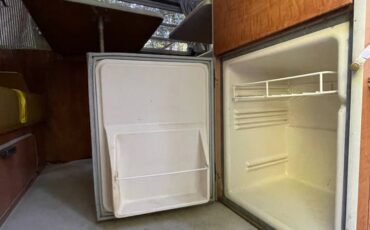 Volkswagen-adventurewagon-1971-white-8