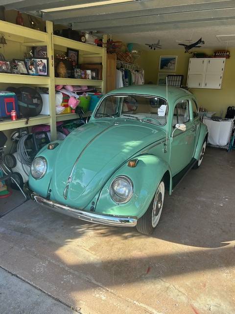 Volkswagen-beetle-1961-green-4