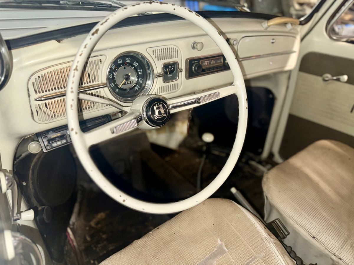 Volkswagen-beetle-1965-6