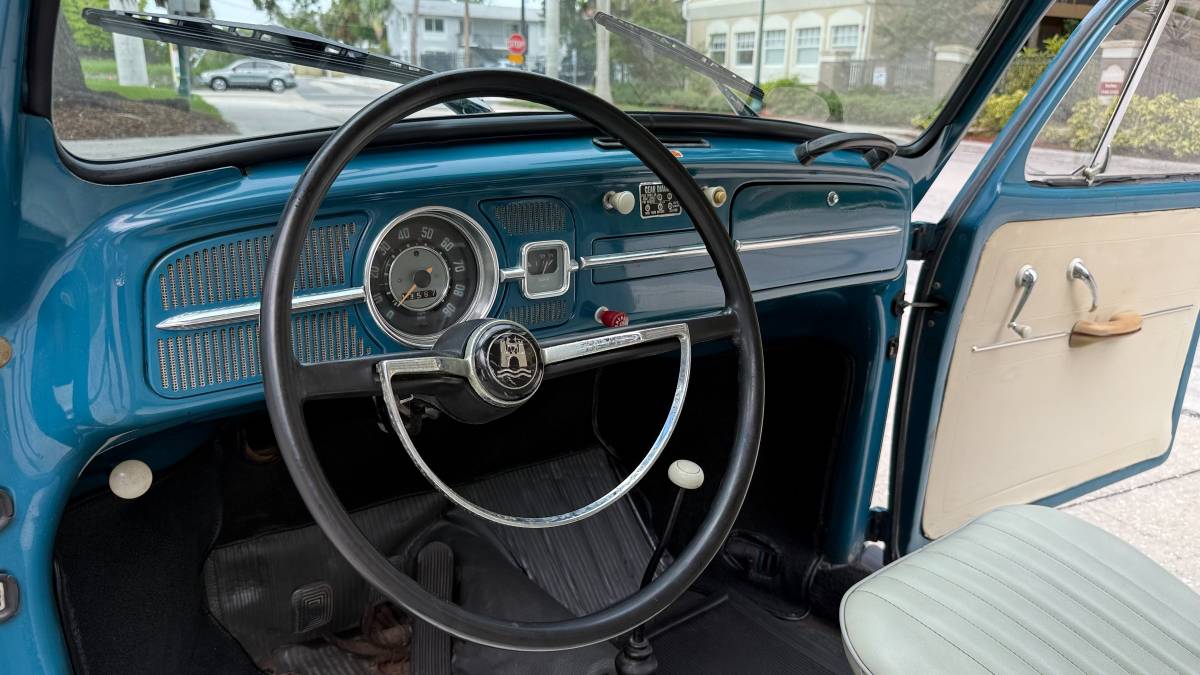 Volkswagen-beetle-1966-blue-16