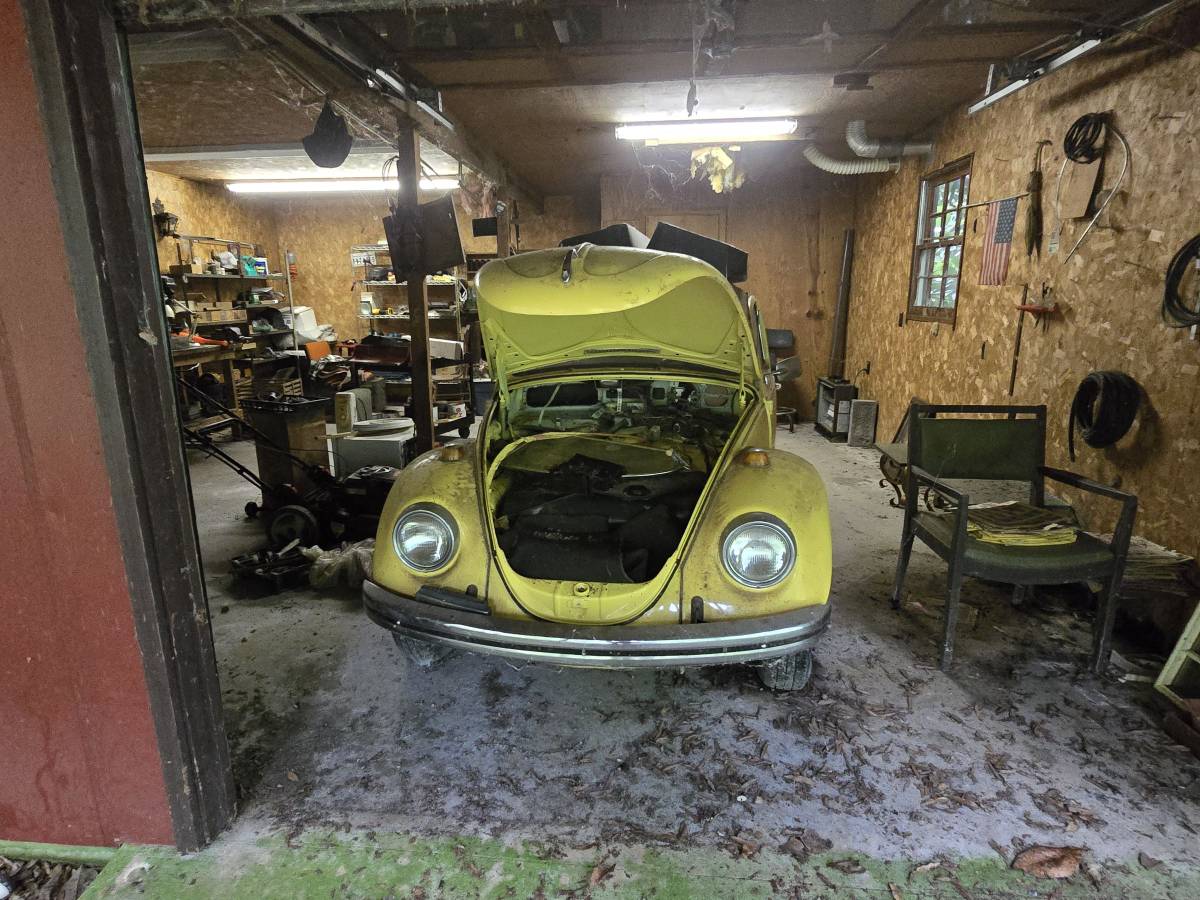 Volkswagen-beetle-1969-yellow-3