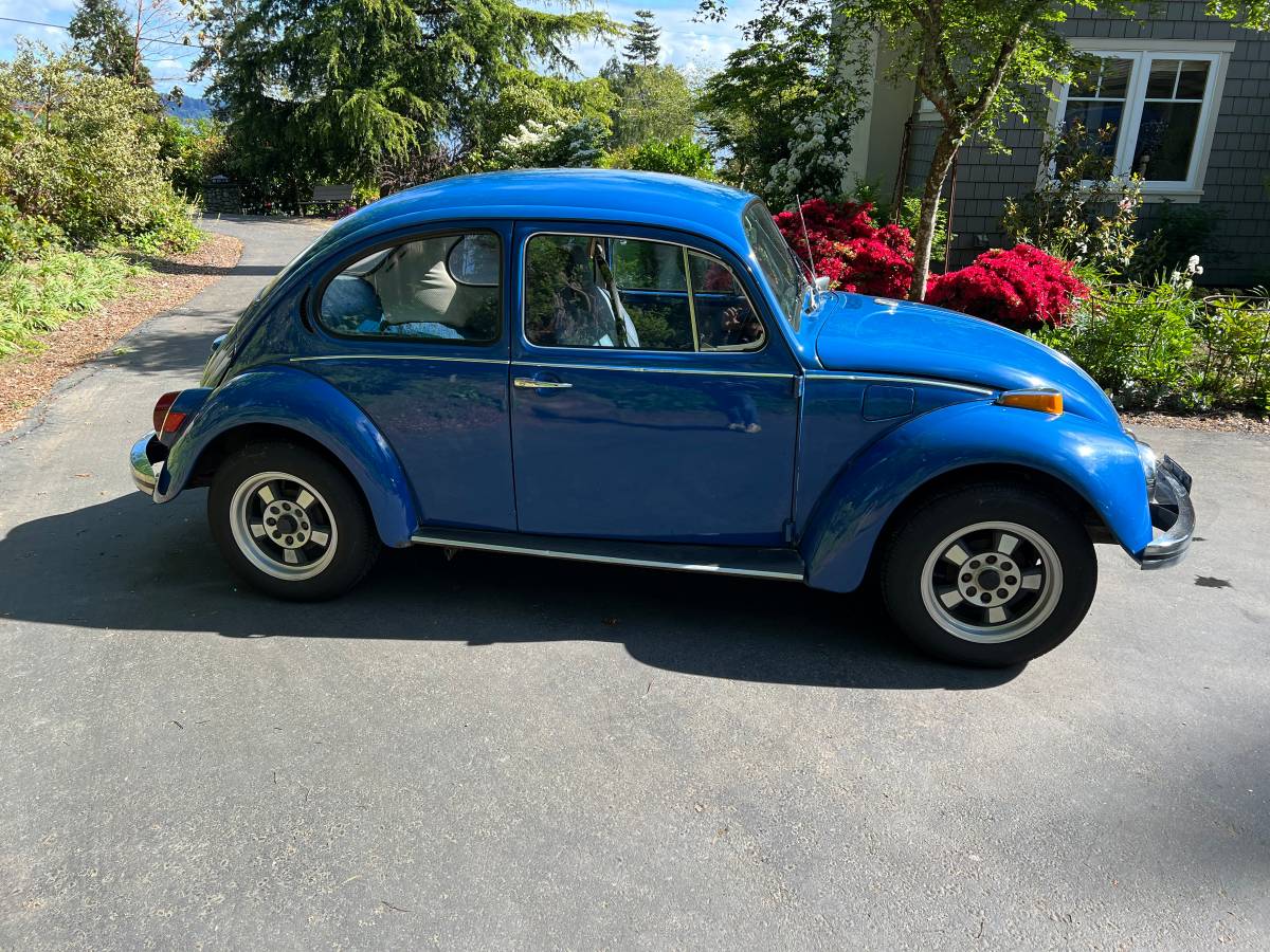 Volkswagen-beetle-1972-blue-2