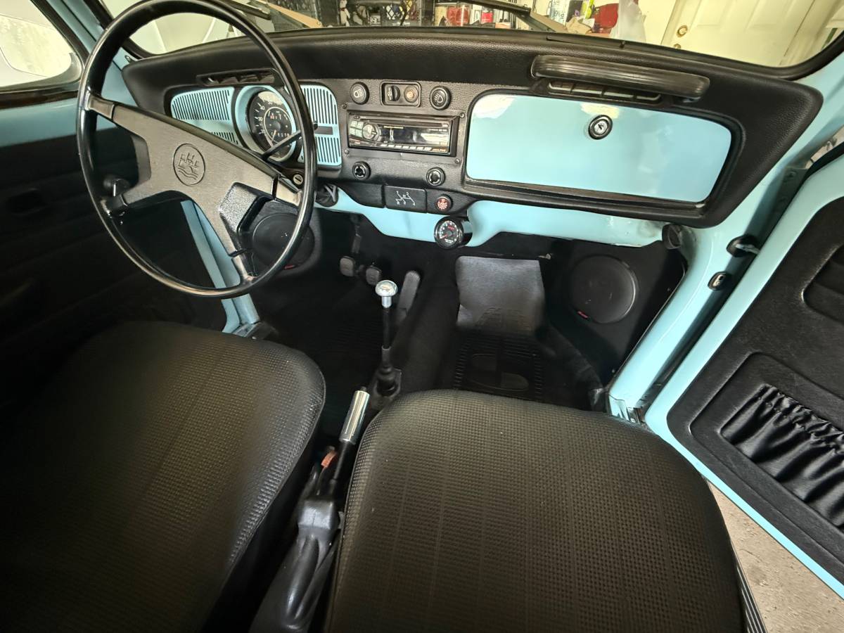 Volkswagen-beetle-1972-custom-2