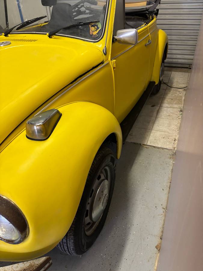 Volkswagen-beetle-1972-yellow-4