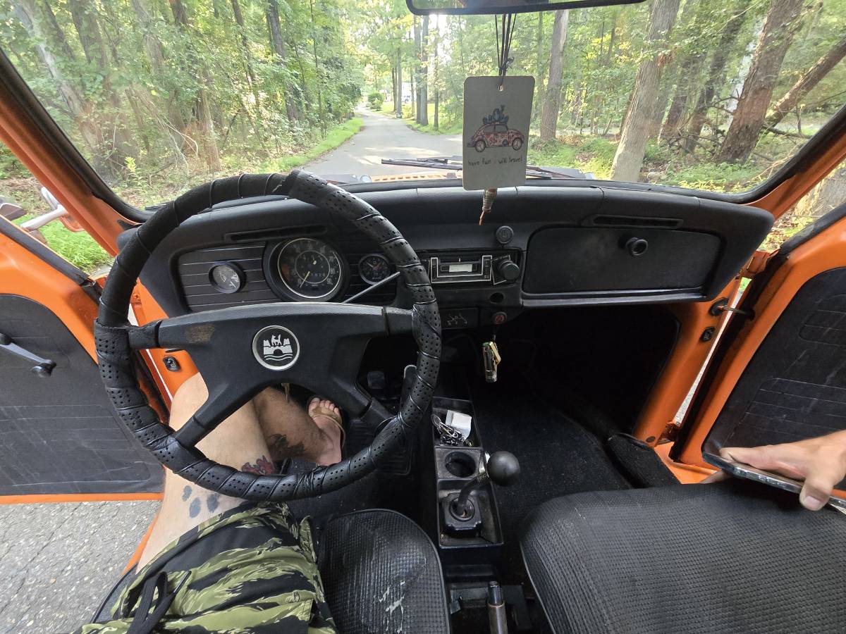 Volkswagen-beetle-1973-orange-12