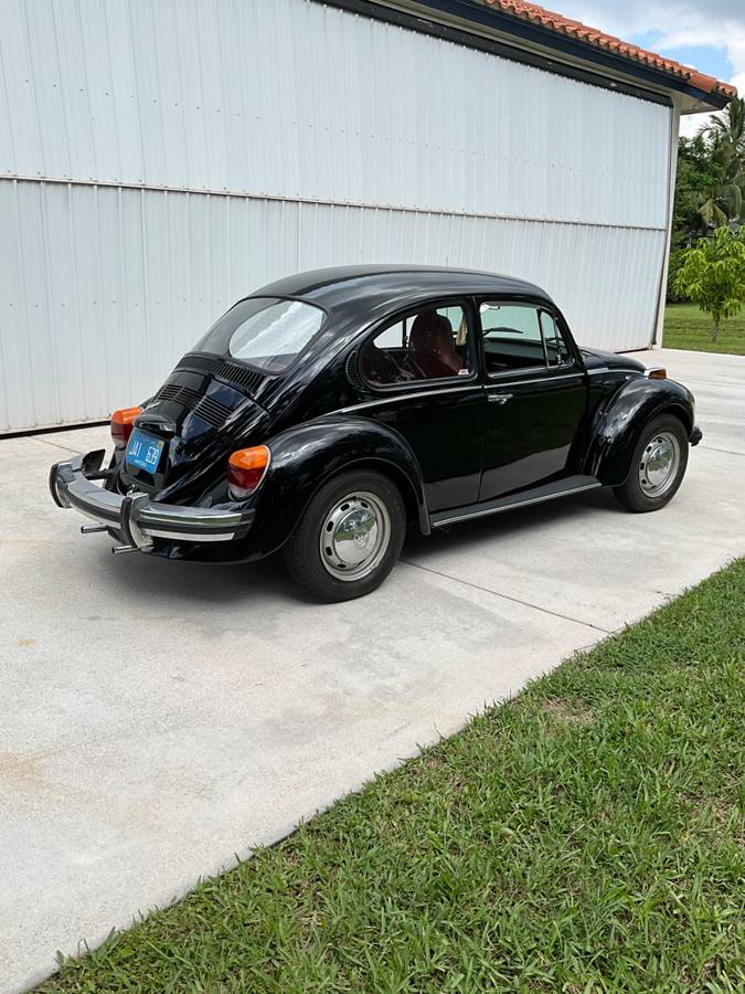 Volkswagen-beetle-1974-black-3