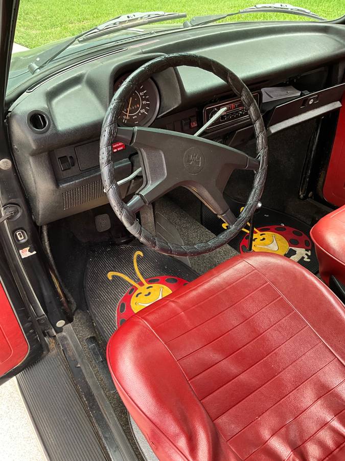 Volkswagen-beetle-1974-black-5