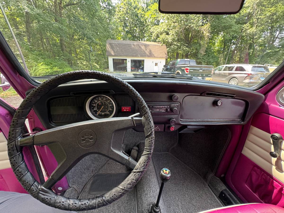 Volkswagen-beetle-1975-12