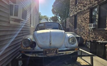 Volkswagen-beetle-1975-2