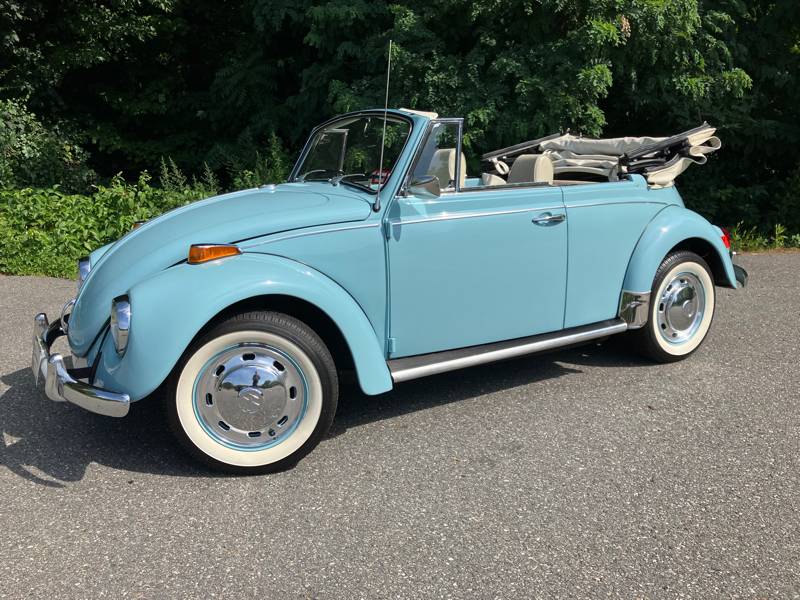 Volkswagen-beetle-convertible-1970-blue-1