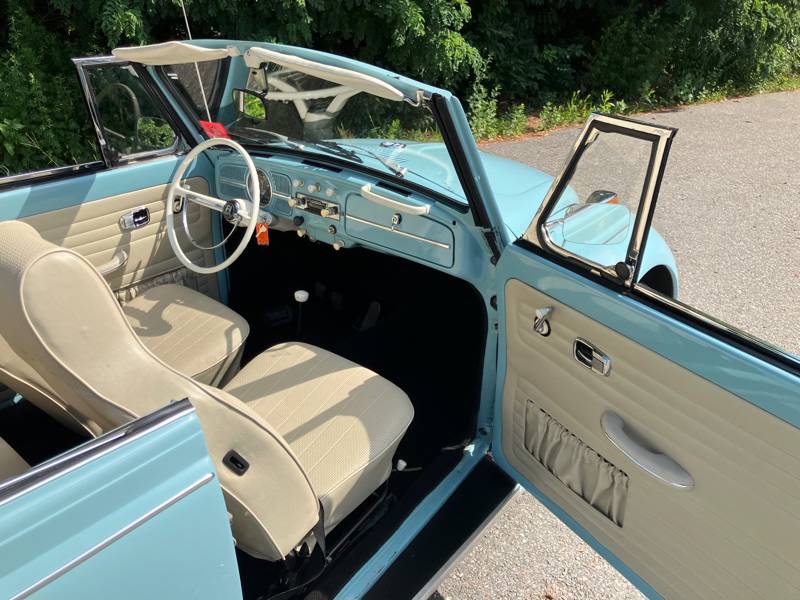 Volkswagen-beetle-convertible-1970-blue-10