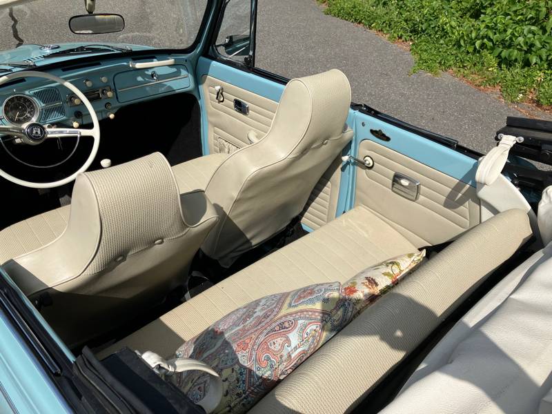 Volkswagen-beetle-convertible-1970-blue-11